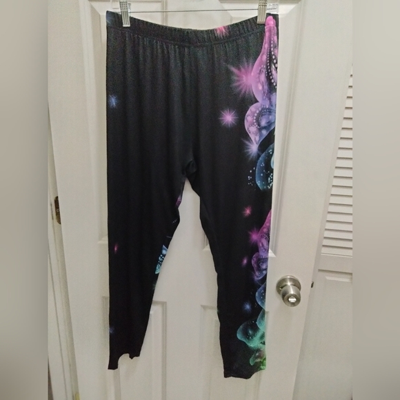 Nwts Women's size 3Xl butterfly print leggings - Picture 2 of 2